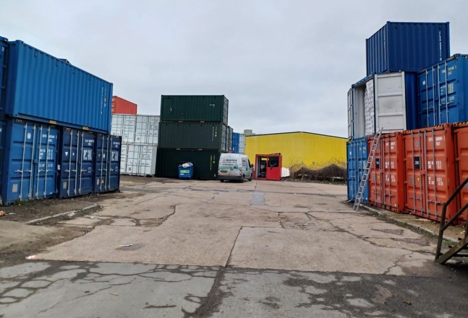 Police said customers would need to navigate themselves through these containers Credit: Met Police 