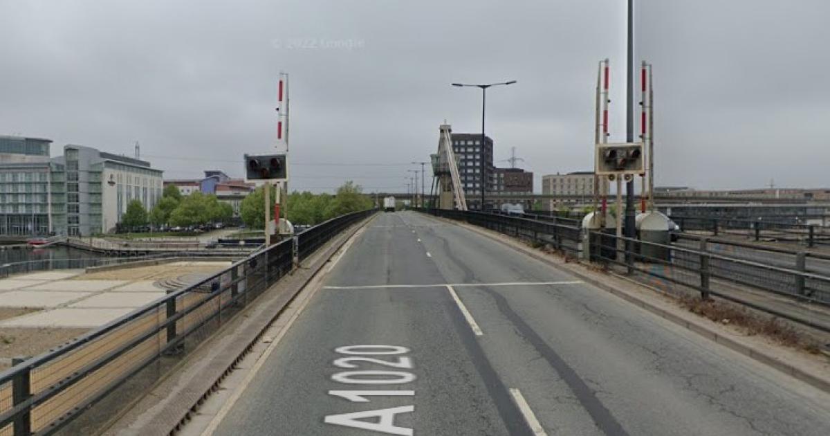 Pedestrian hit by a car on Connaught Bridge in Newham - Vimarsana News