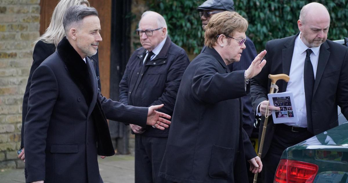Elton John and Tony Blair among mourners at Derek Draper's funeral - Vimarsana News