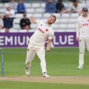 Jamie Porter in bowling action for Essex