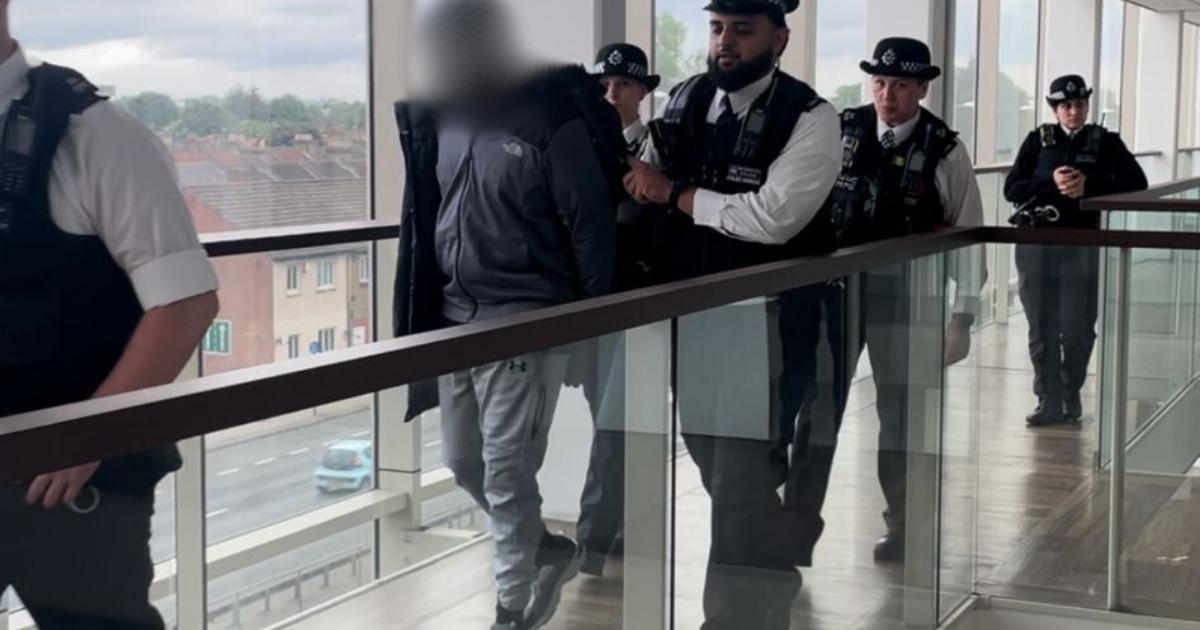 Newham gang probe: Ten arrested on suspicion of drugs supply - Vimarsana News